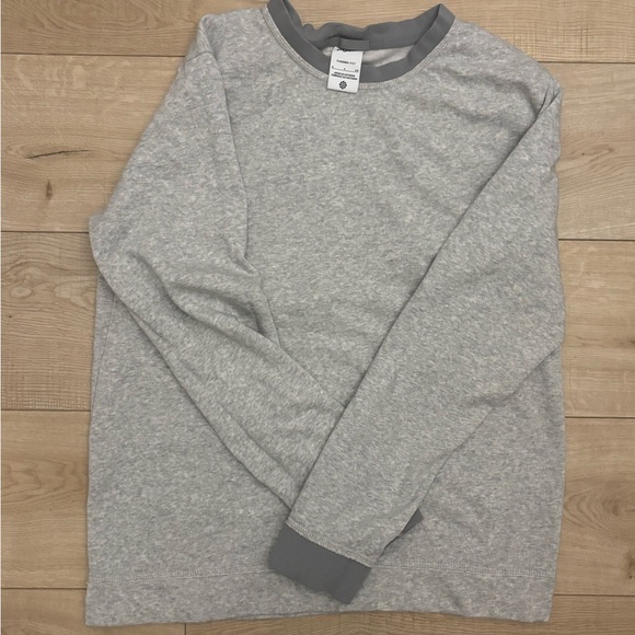 Gray Nike Crewneck Pullover Nike Yoga Thermafit Lightweight Shirt Size Small - Picture 5 of 10
